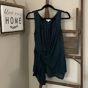 Deletta asymmetric tank